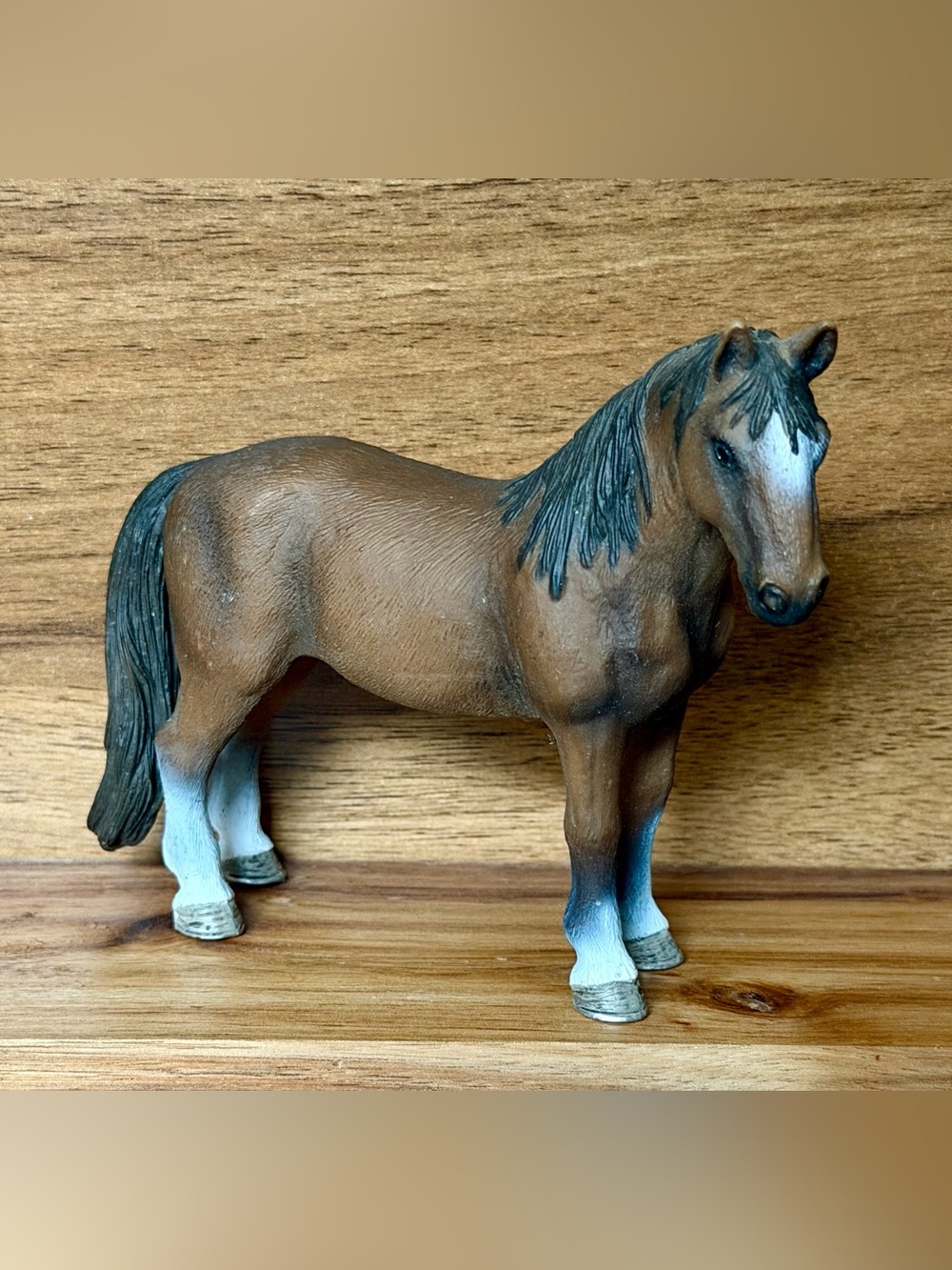 Vintage Schleich Tennessee Walker Mare Brown Toy Horse Figurine 13713